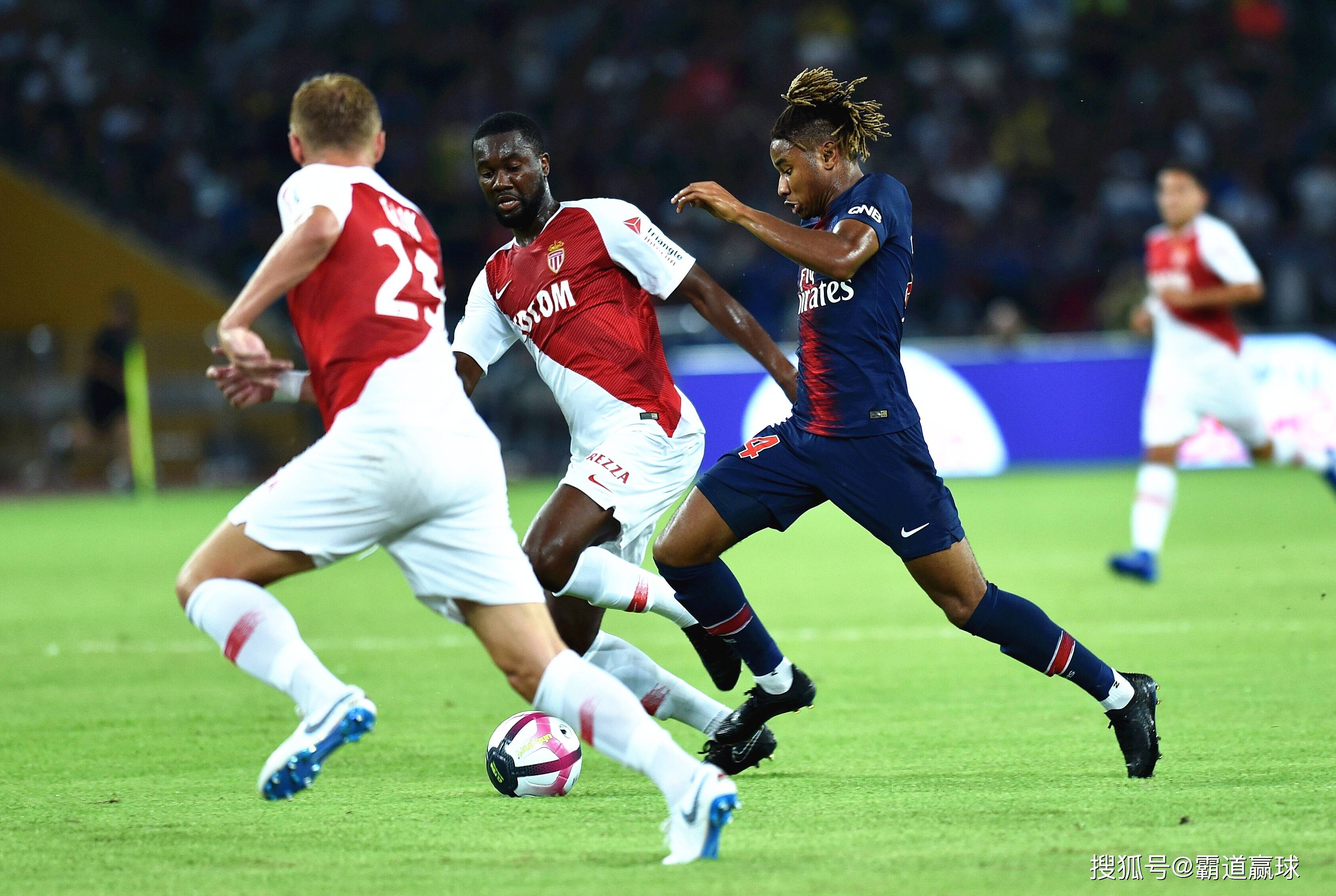 关于巴黎圣日耳曼法甲战胜摩纳哥登贝莱助攻建功的信息